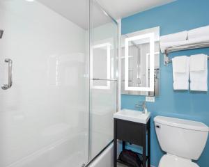 The St. Clair Hotel - Magnificent Mile