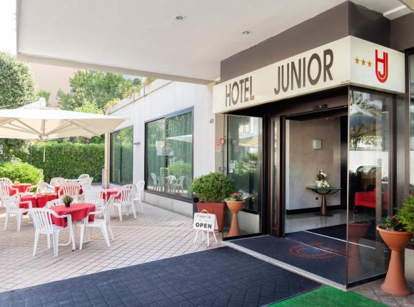 Hotel Junior, Римини