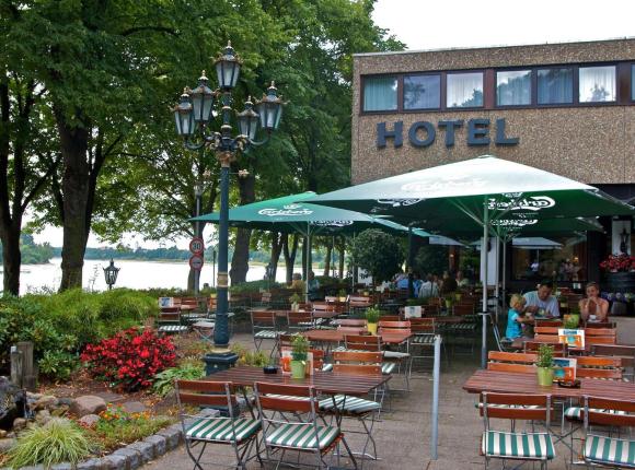Hotel Rheinterrasse Benrath, Дюссельдорф