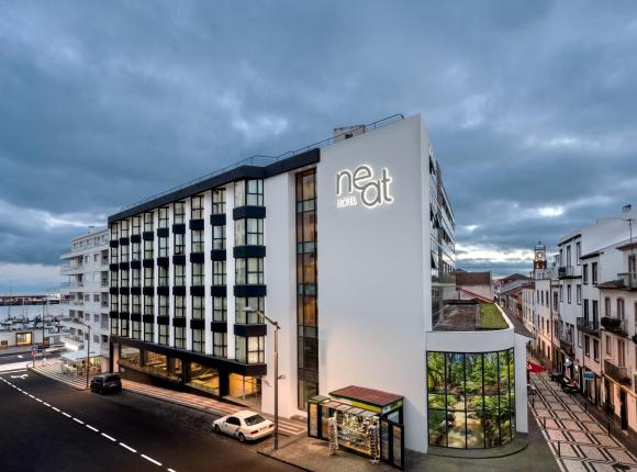 Neat Hotel Avenida, Понта-Делгада