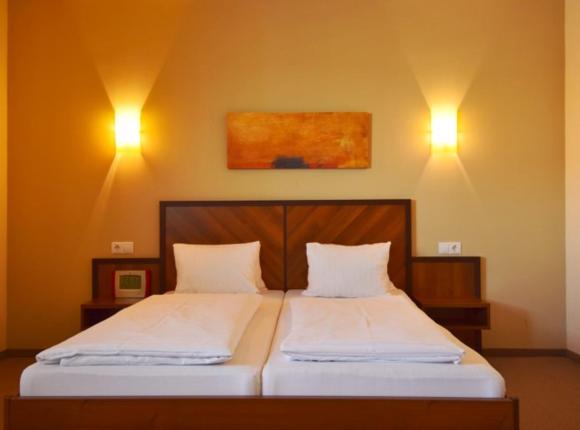 CheckIN Hotel, Руст