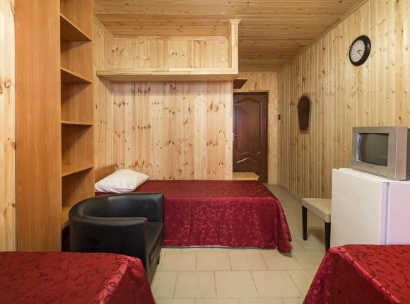 Отель Широкая