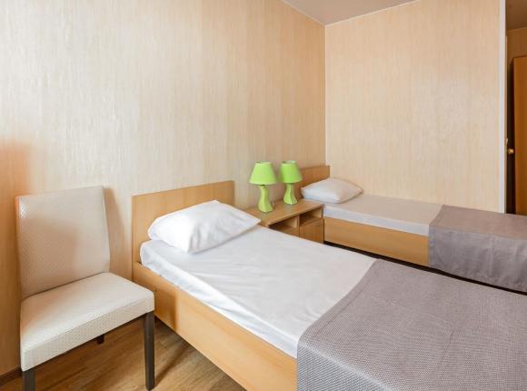 Отель Широкая