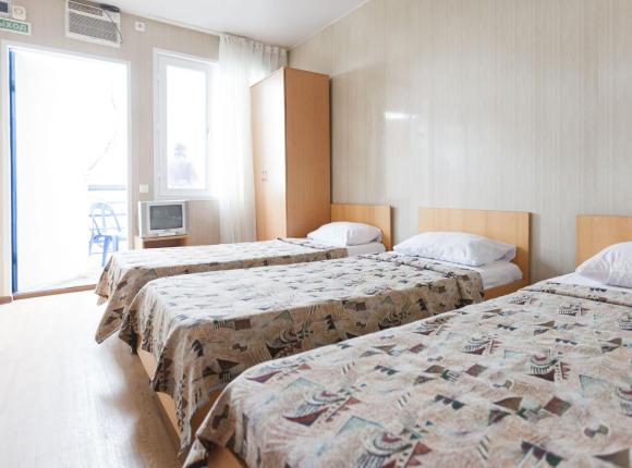 Отель Широкая