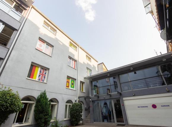 Whole Wide World Hostel, Загреб