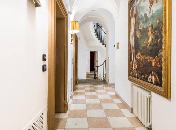 Charles Bridge Palace, Прага
