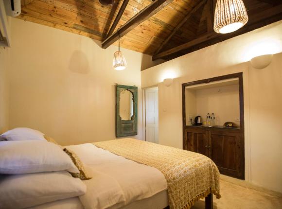 Anahata Retreat, Мандрем