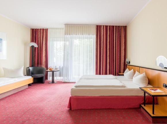AZIMUT Hotel Dresden, Дрезден