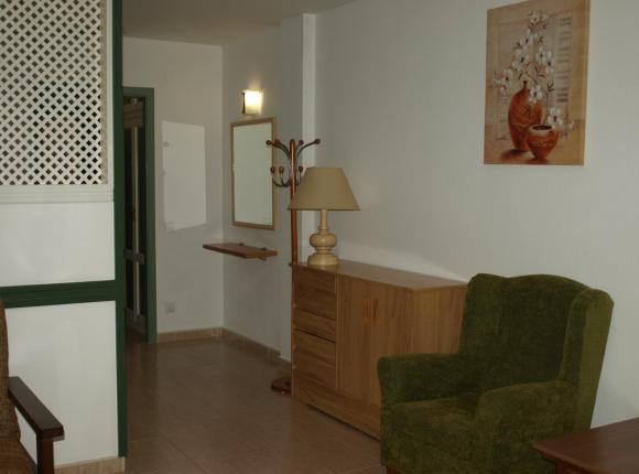 Apartaments Geminis, Камбрильс