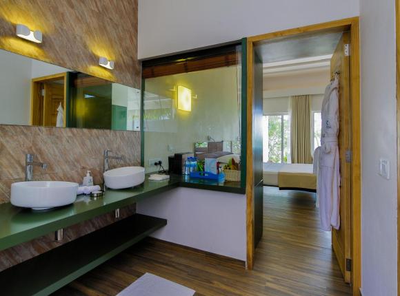 Курортный отель Cocoon Maldives