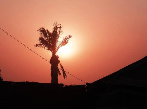 Desert Beach, Эр-Рувайс