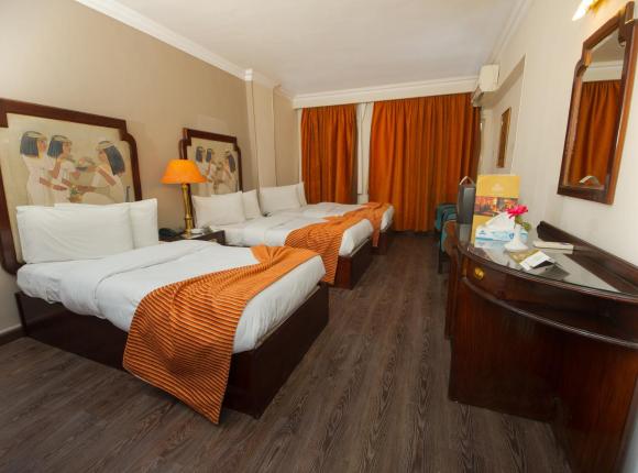 Zayed Hotel, Каир