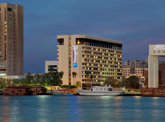Отель Radisson Blu Hotel, Dubai Deira Creek