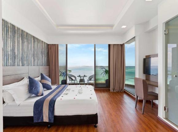 Arena Beach Hotel, Маафуши