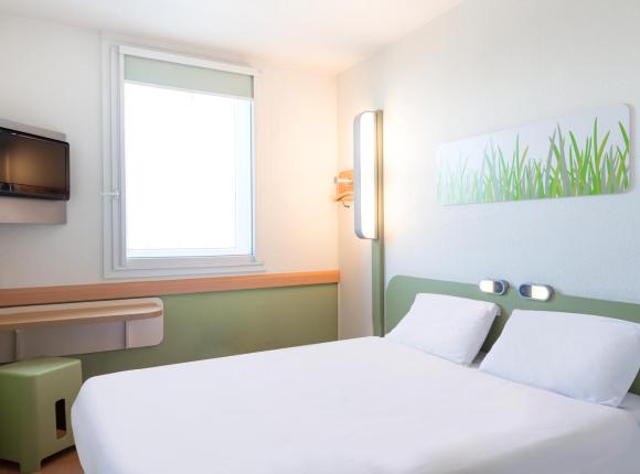 Ibis Budget Orange - Échangeur A7 A9, Оранж