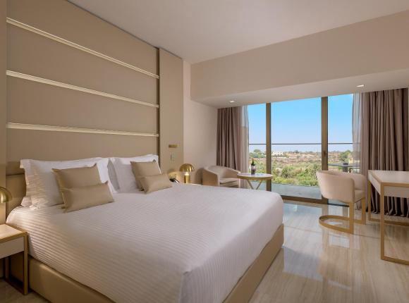 Bella Napa Bay Hotel