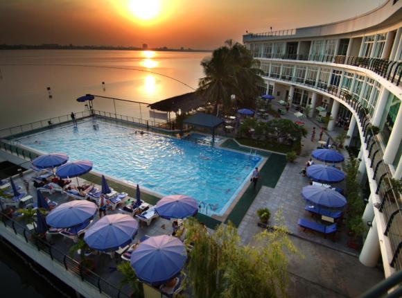 The Hanoi Club Hotel & Lake Palais Residences, Ханой