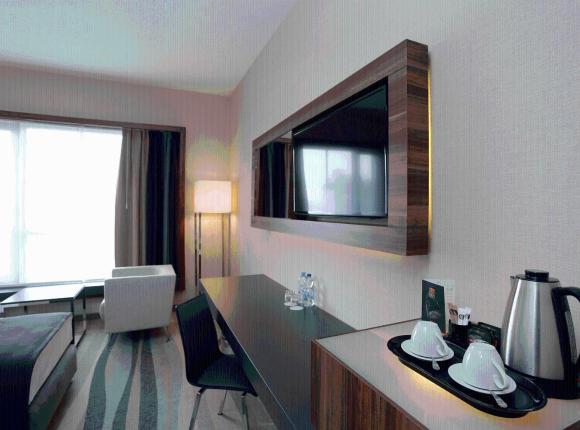 Warsaw Plaza Hotel, Варшава