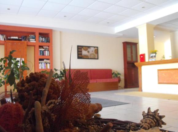 Perros Hotel