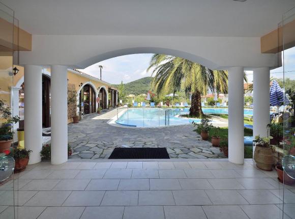 Perros Hotel