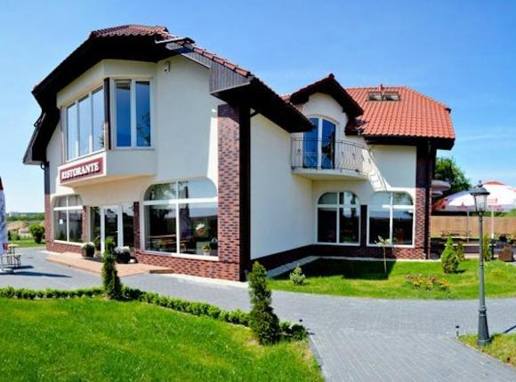 Rezydencja Lux, Рева