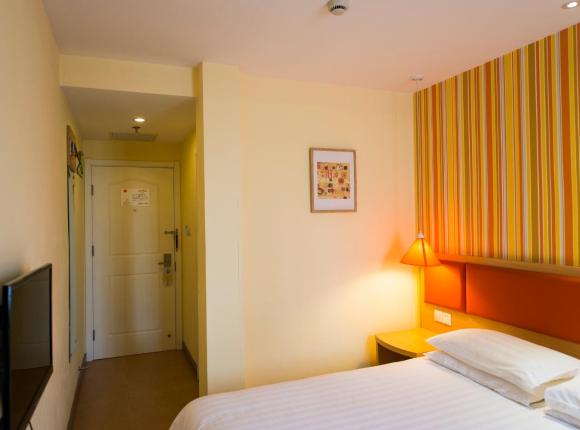 Home Inn Changchun Anda Street, Чанчунь