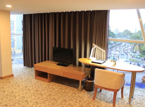 TTC Hotel Deluxe Airport, Хошимин