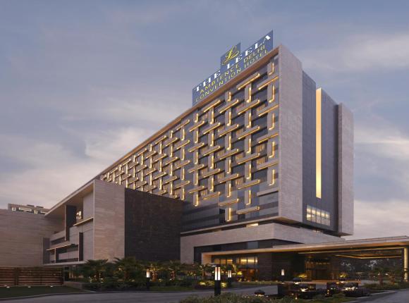 The Leela Ambience Convention Hotel Delhi, Нью-Дели