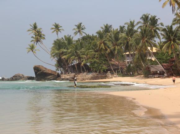 Sri Gemunu Beach Resort