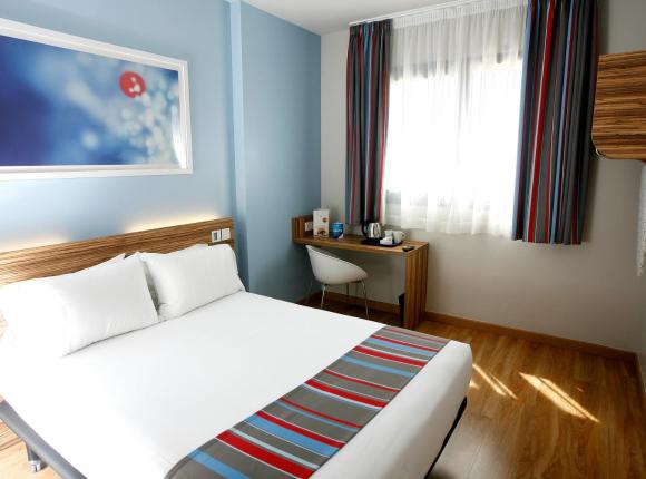 Travelodge Madrid Alcalá, Мадрид