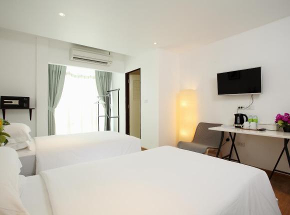 Safari Beach Hotel, Пхукет