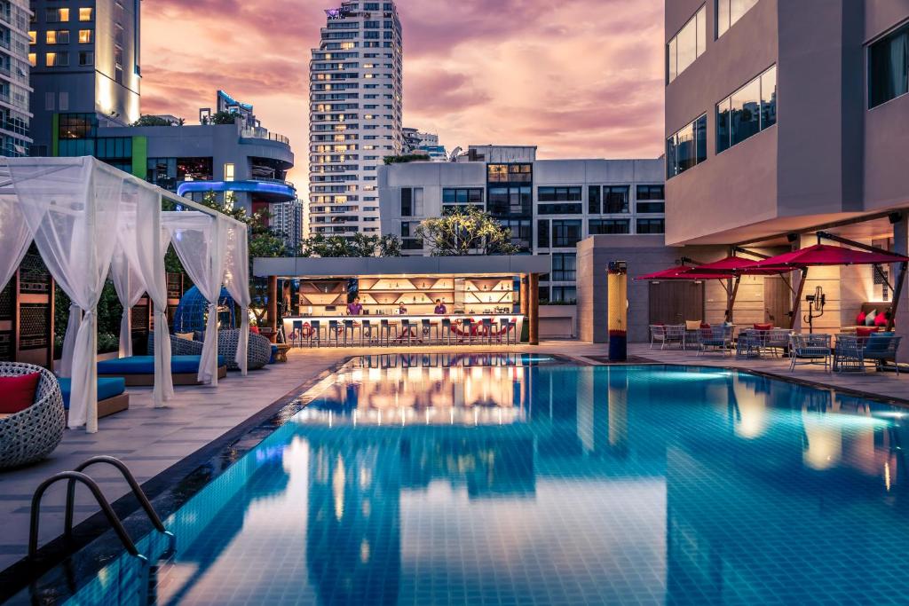 Отель Mercure Bangkok Sukhumvit 11, Бангкок