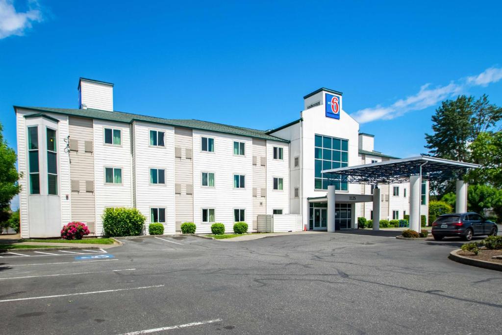 Motel 6-Portland, OR - North, Портленд