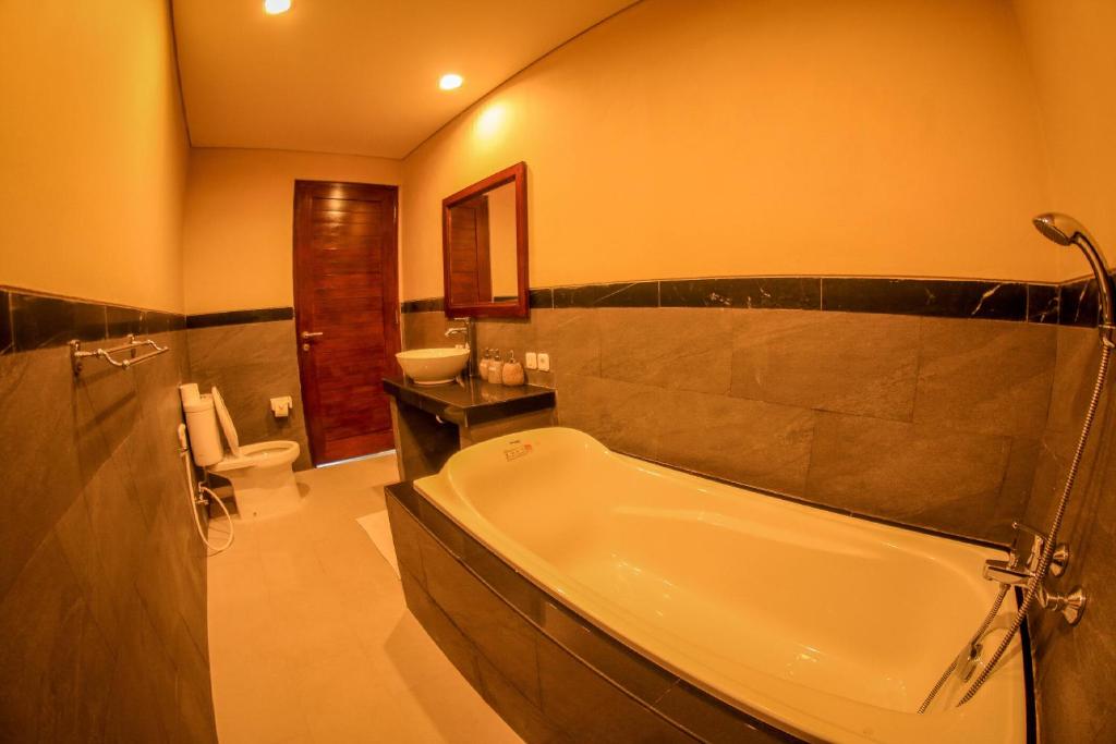 Двухместный (Номер Делюкс с кроватью размера «queen-size»), Cahyatika House & Spa