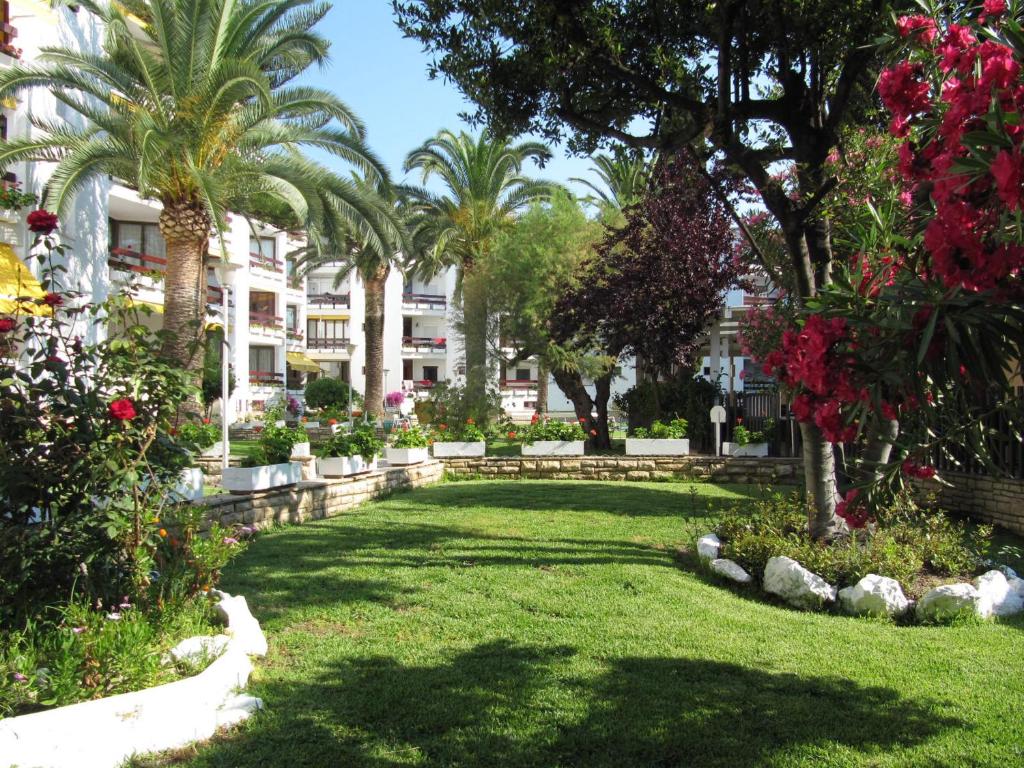 Apartamentos Córcega, Салоу