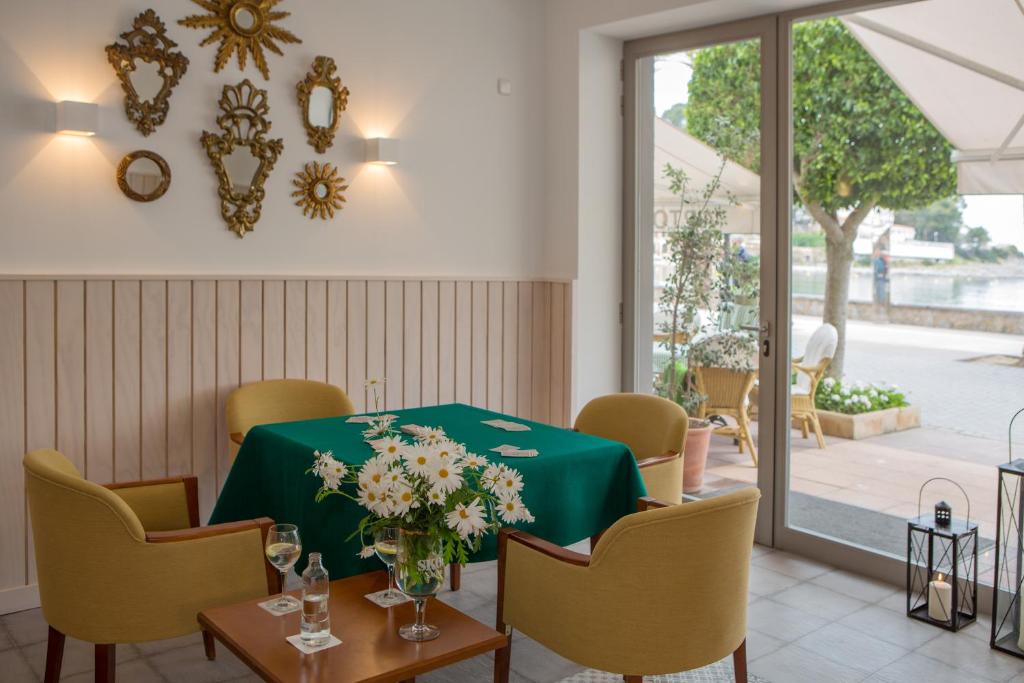 Hotel Marina, Инка