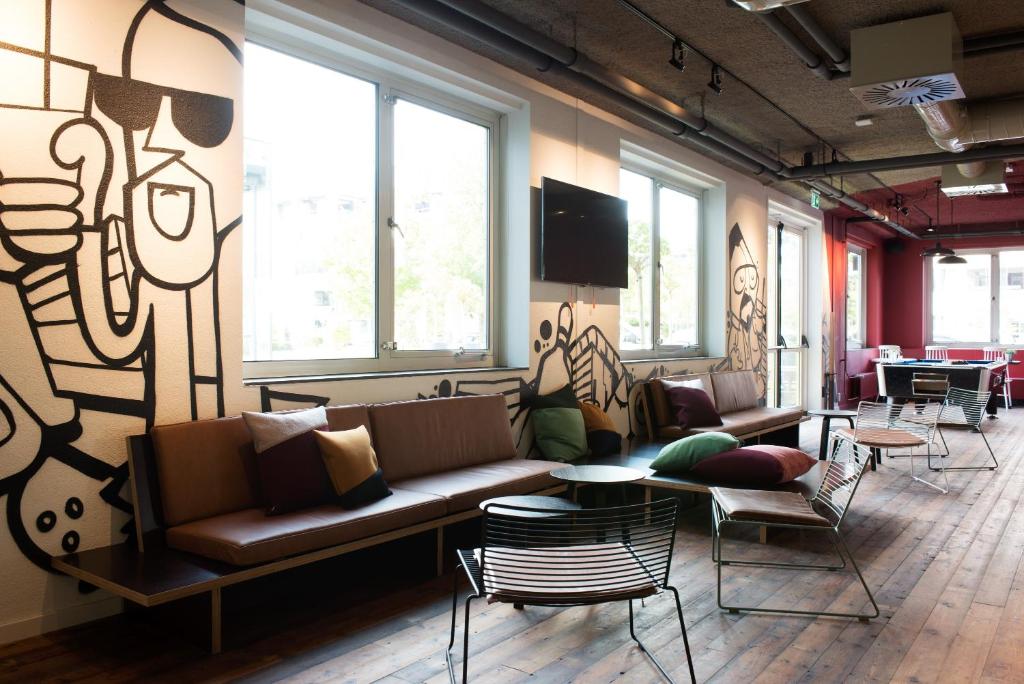 Via Amsterdam, Амстердам