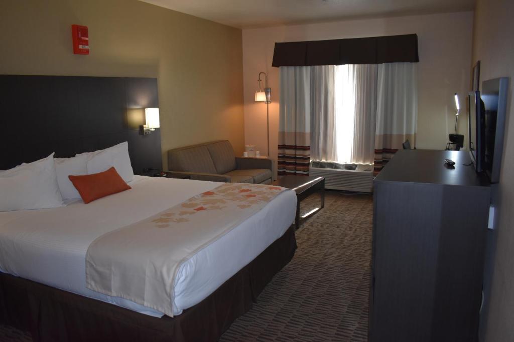 Трехместный (Номер с кроватью размера 