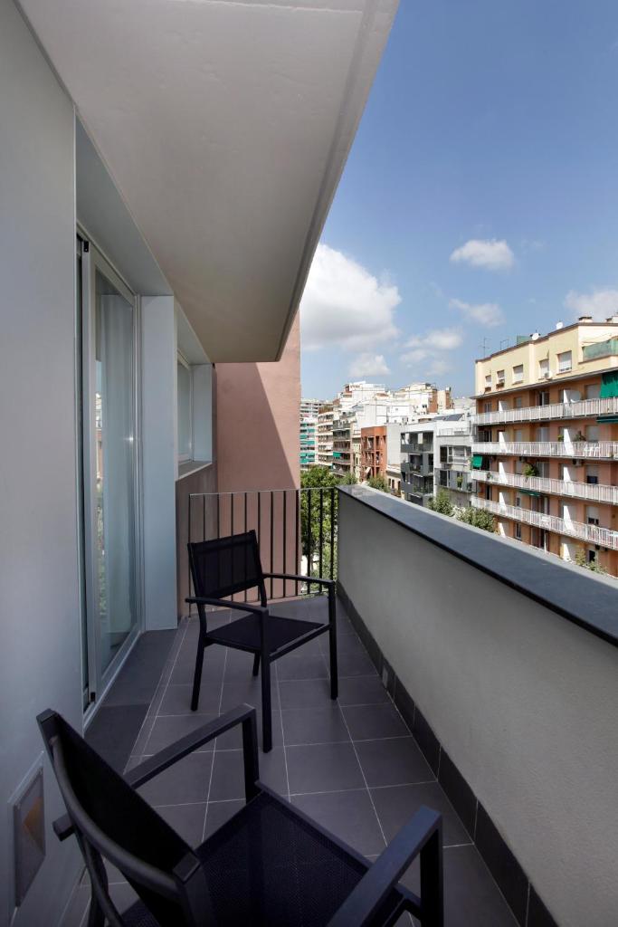 Fisa Rentals Les Corts Apartments, Барселона