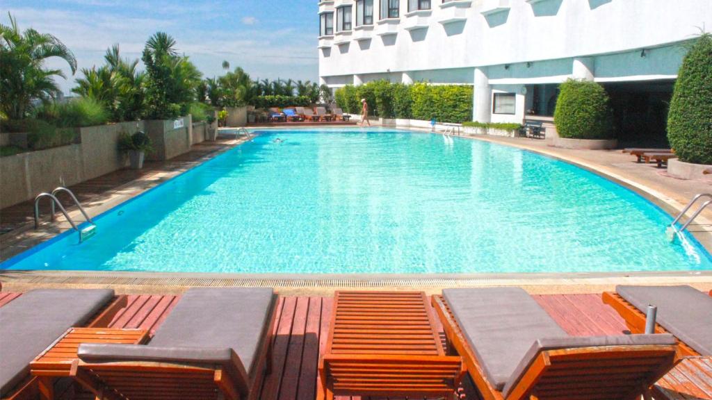 Montien Riverside Hotel, Бангкок