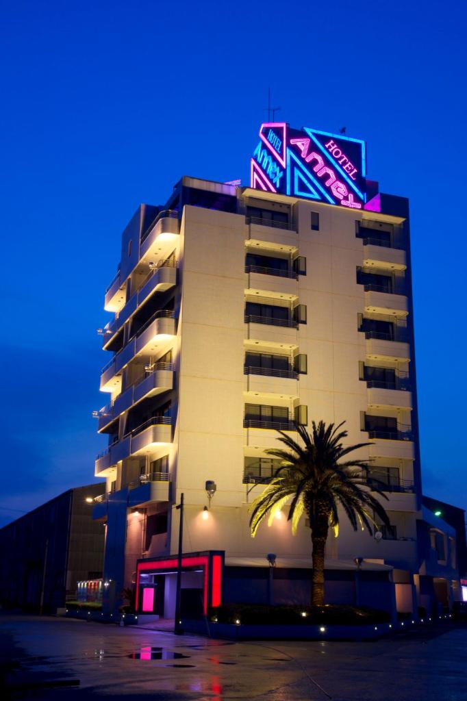 Hotel Coco de Annex (Love Hotel), Китакюсю