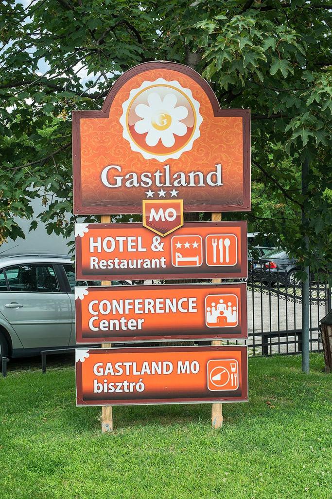 Gastland M0 Hotel & Restaurant, Будапешт