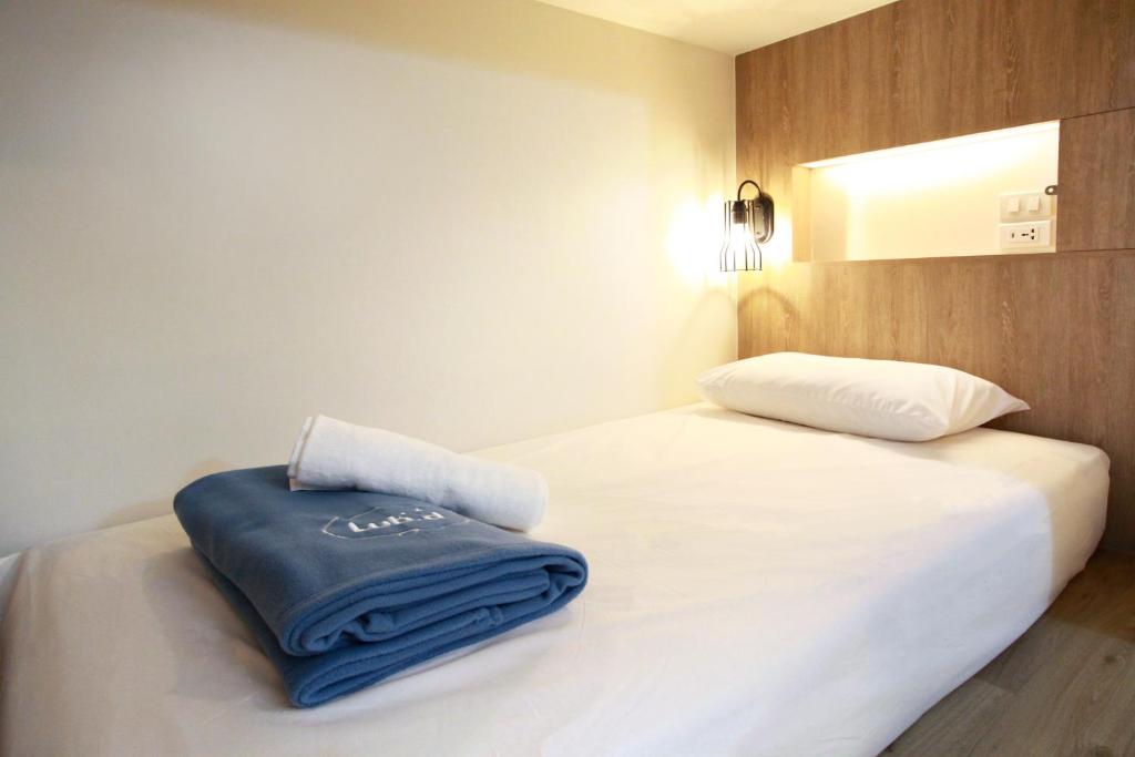 Номер (Односпальная кровать в общем номере), Lub d Philippines Makati