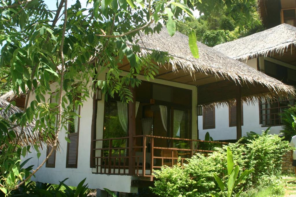 Cookies Salad Resort, Сураттхани