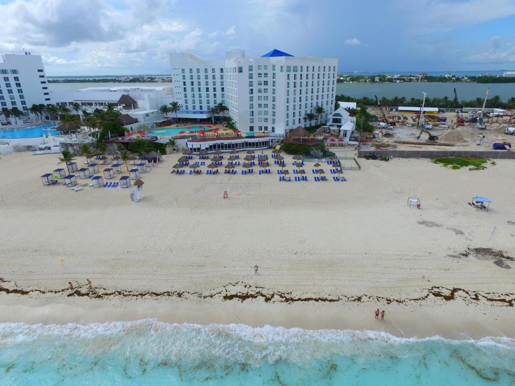 Sunset Royal Beach Resort - All Inclusive, Канкун