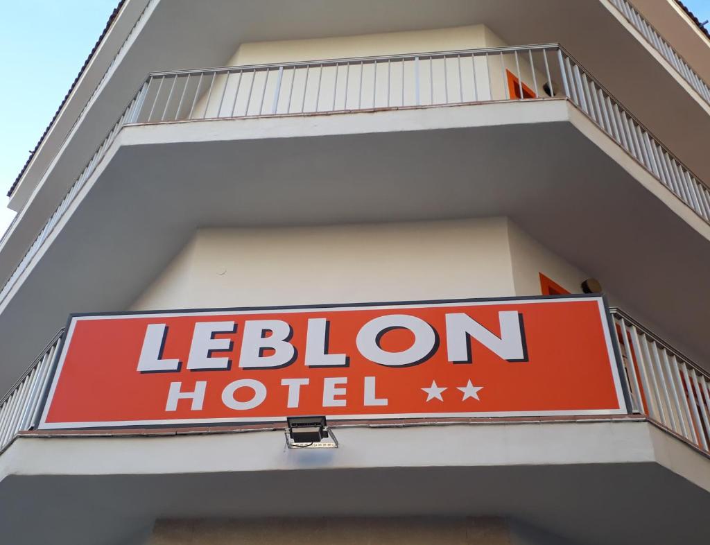 Hotel Leblon, Эль-Ареналь
