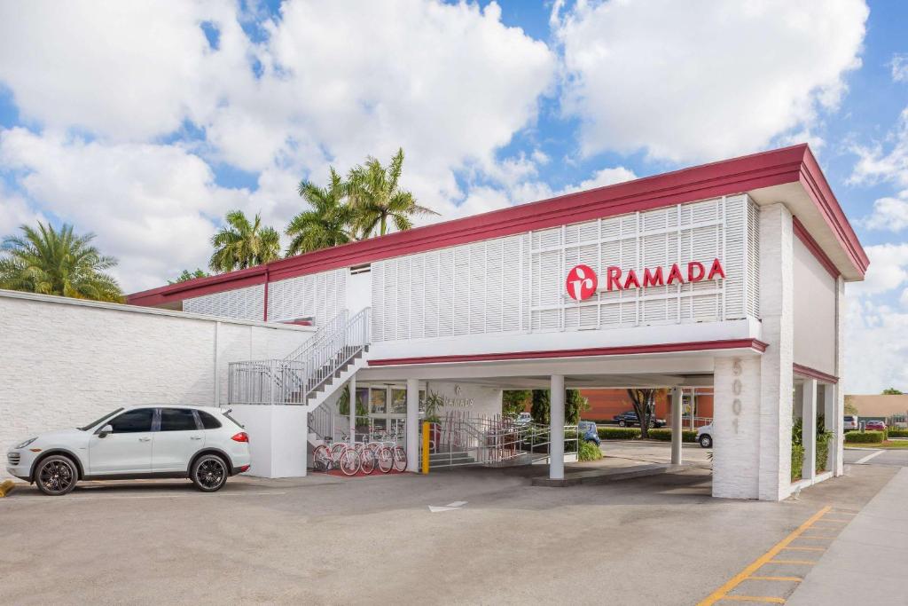 Ramada by Wyndham Miami Springs/Miami International Airport, Майами