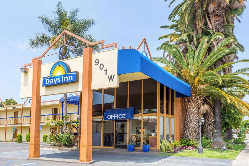 Days Inn by Wyndham Los Angeles LAX/VeniceBch/Marina DelRay, Лос-Анджелес