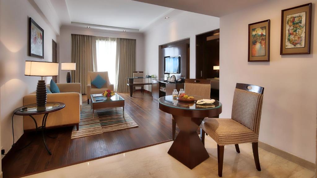 Сьюит (Suite with complimentary one way airport transfer), Radisson Jaipur City Center