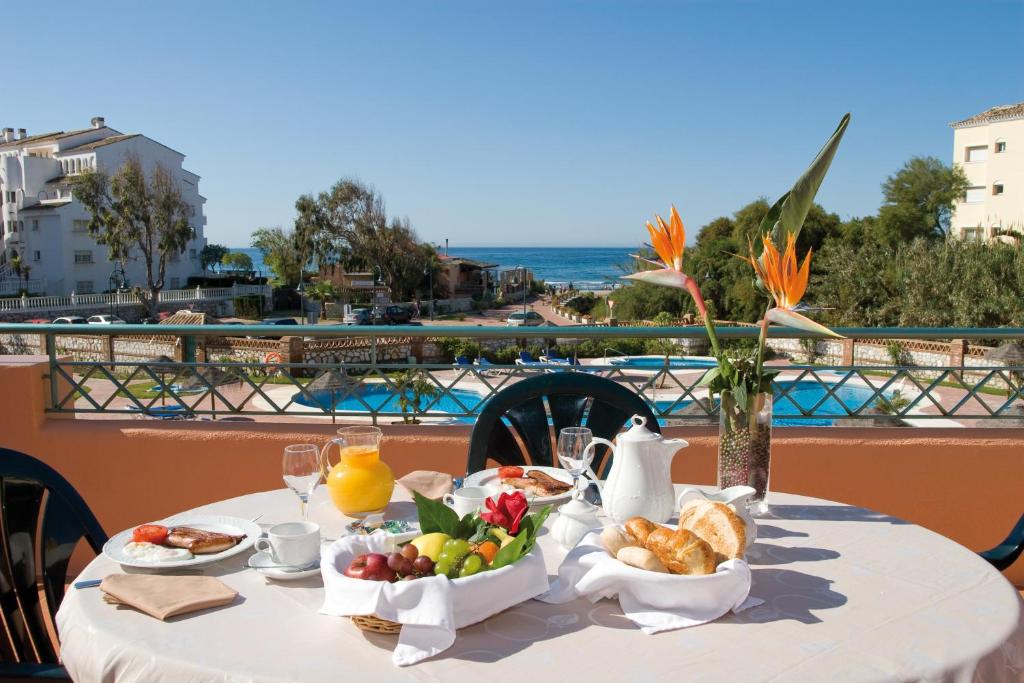 Marbella Beach Resort at Club Playa Real, Марбелья